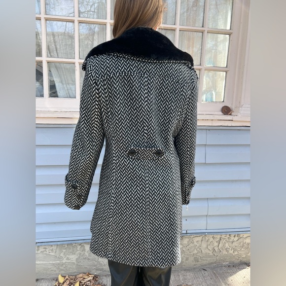 Wool Blend Double Breasted Herringbone Coat w Faux Fur Collar Black White - Picture 2 of 8
